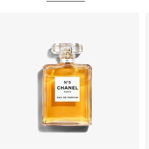 CHANEL Women's N°5 Eau de Parfum. Travel spray 5ml.